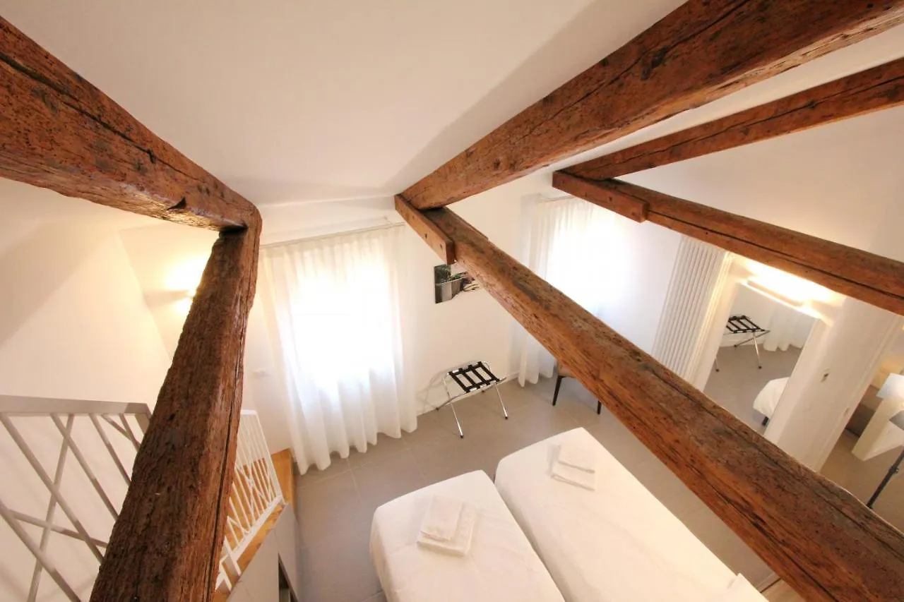 Residence Degli Artisti Venice Apartment