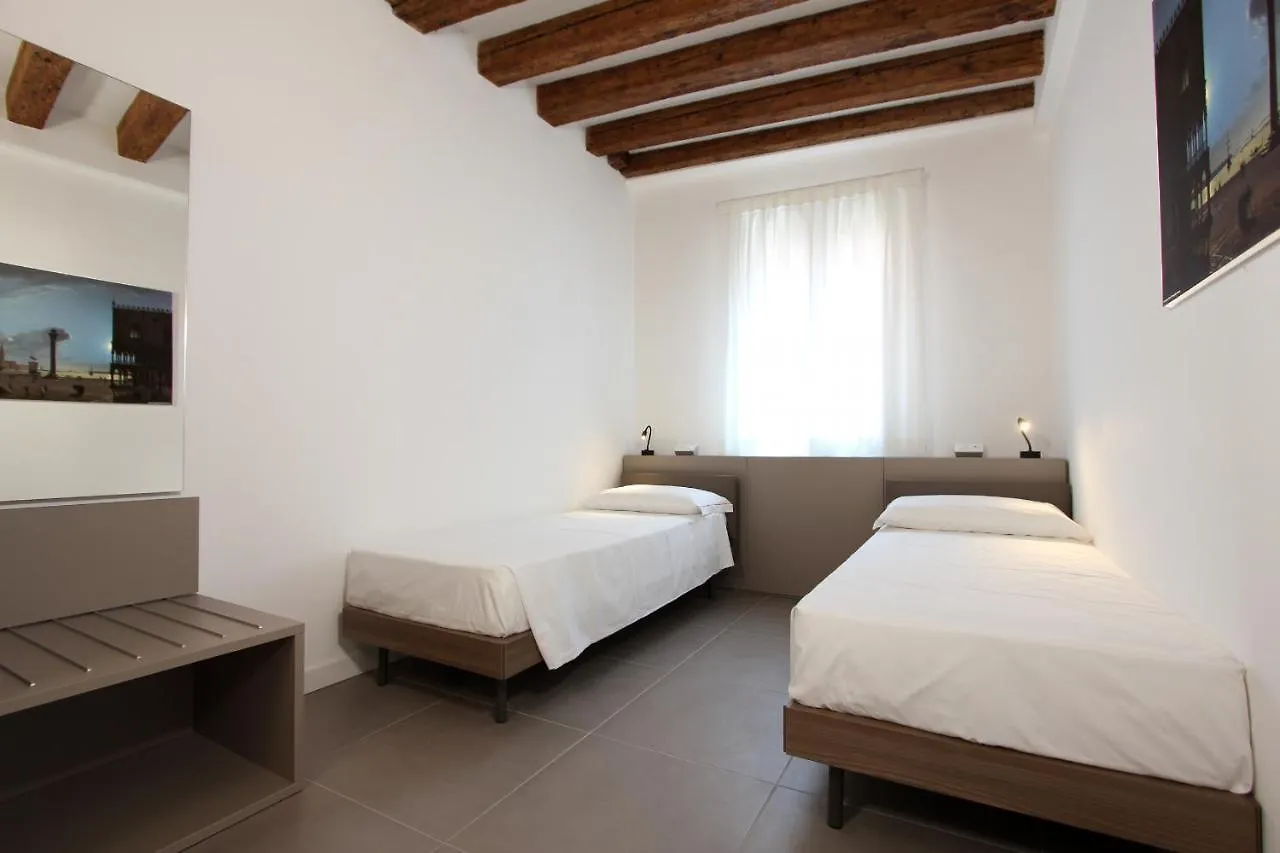 Residence Degli Artisti Venice