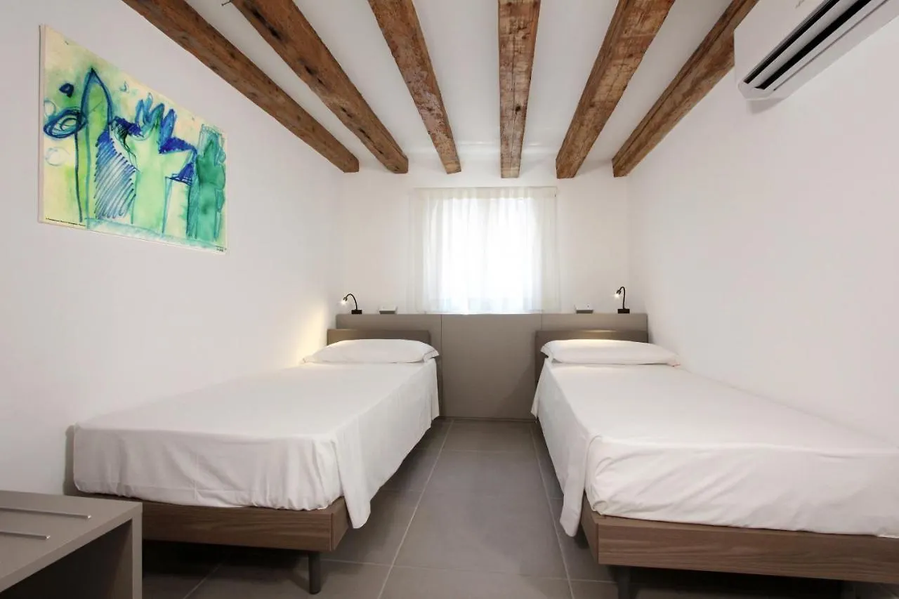 Residence Degli Artisti Venedig 0*,