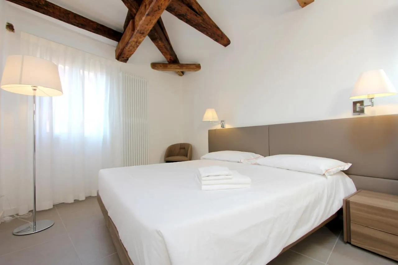 Residence Degli Artisti Venedig 0*,